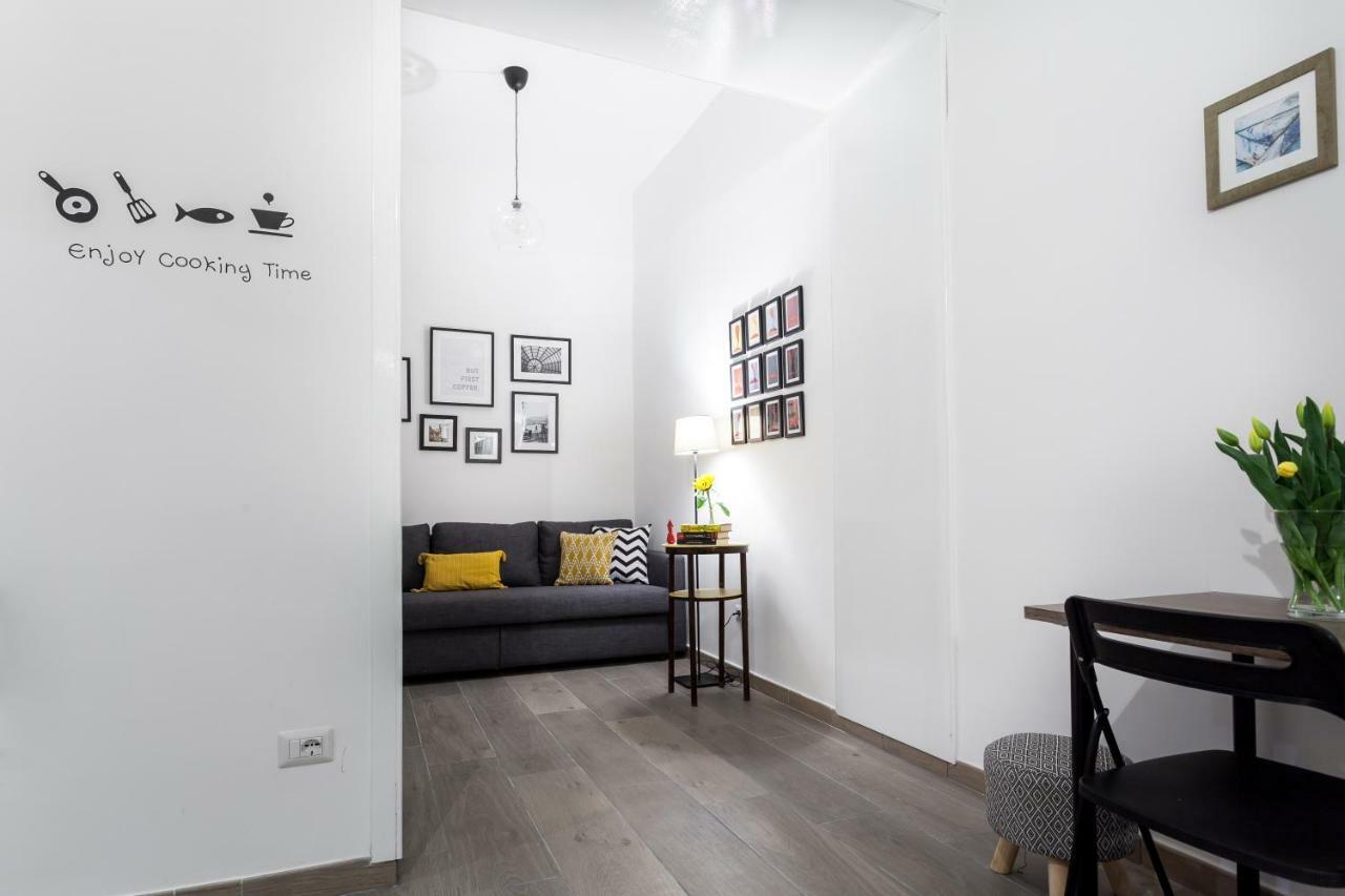 Manuela Apartments Centro Storico Наполи Екстериор снимка