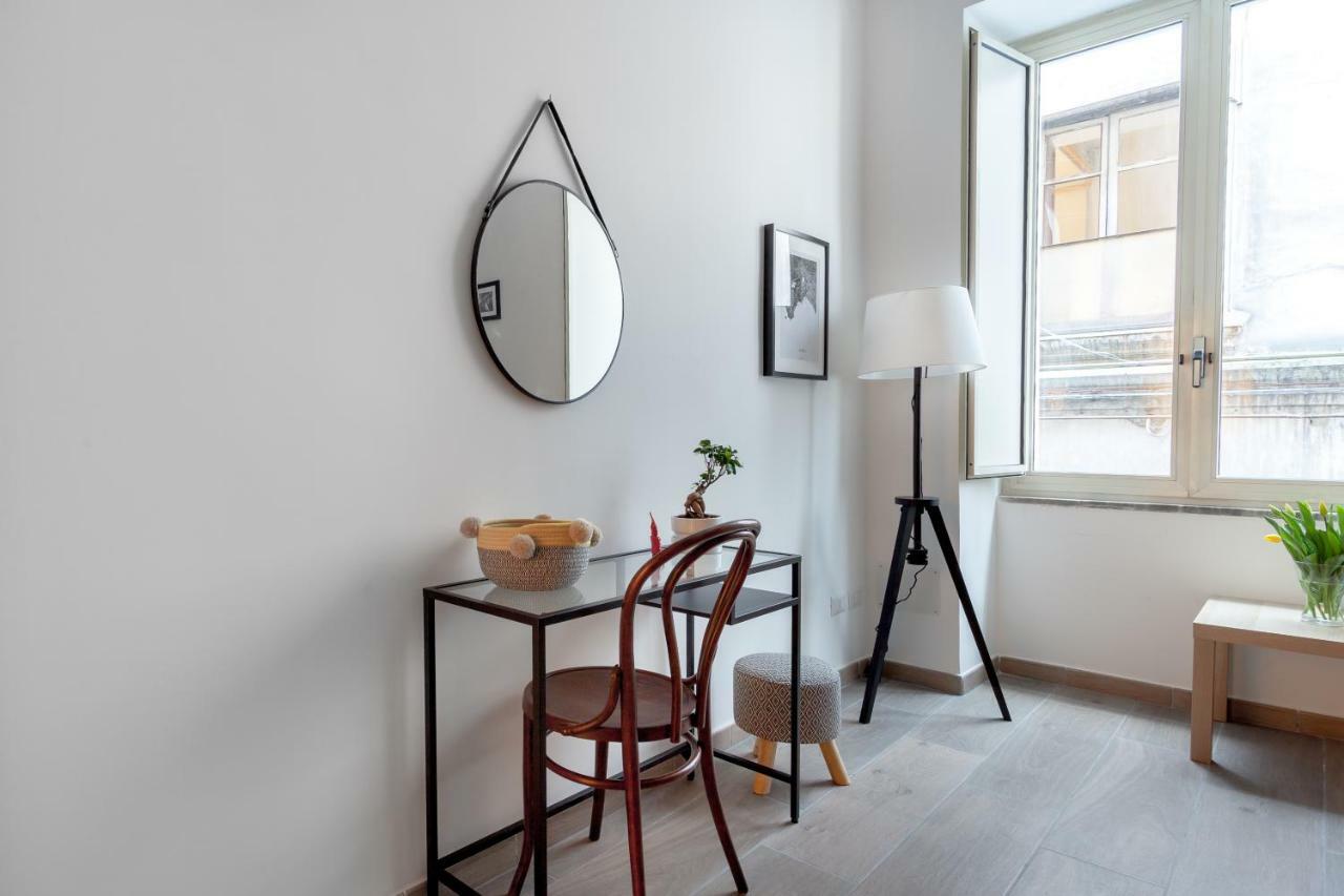 Manuela Apartments Centro Storico Наполи Екстериор снимка