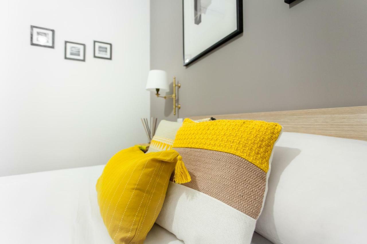 Manuela Apartments Centro Storico Наполи Екстериор снимка